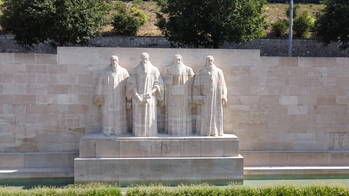 Genf Mur des Réformateurs - Reformiere die Gesellschaft!