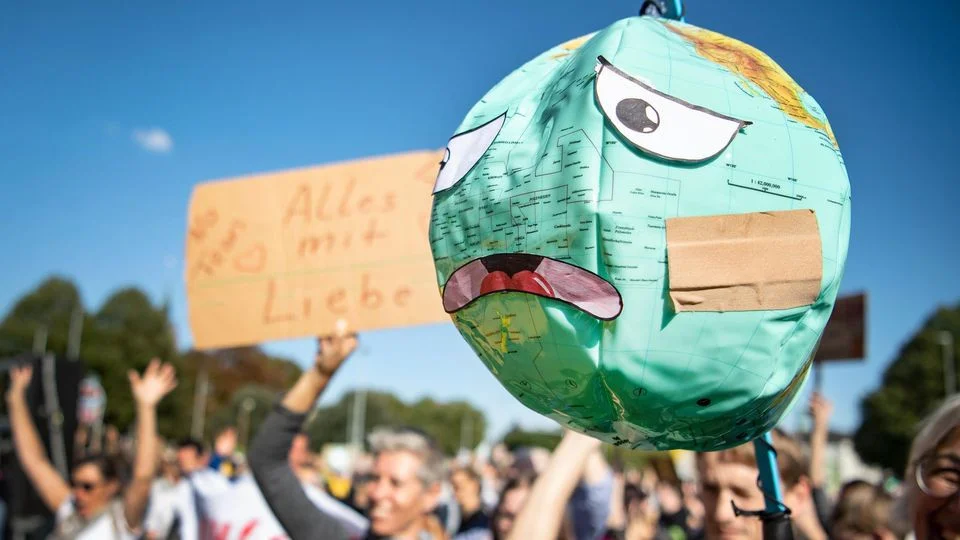 Film & Diskussion: "Nachhaltiger Aktivismus und Radical Resilience - Burnout bei AktivistInnen: Wie am besten gegensteuern?"