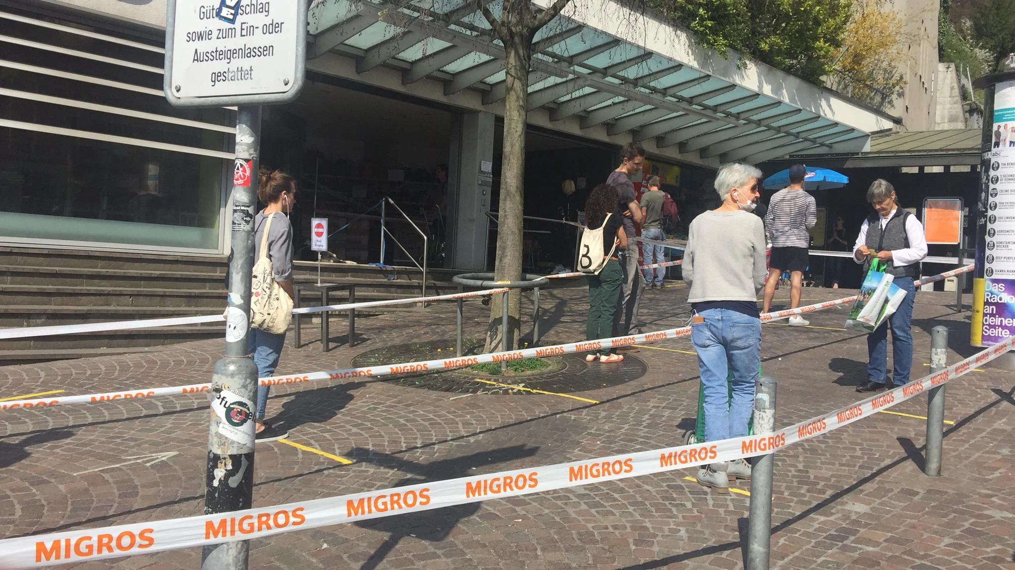 Zugangsbeschränkung beim Lebensmittelgrossverteiler Zugangsbeschränkung beim Lebensmittelgrossverteiler