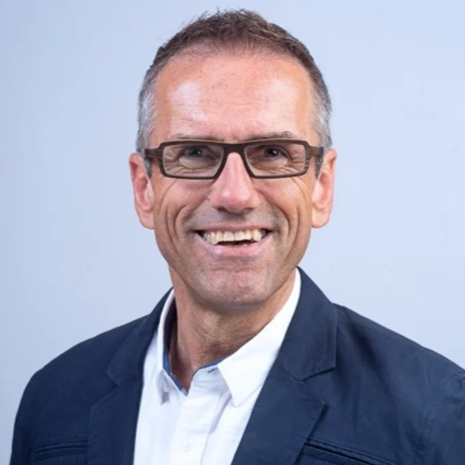 Portraitfoto von Stefan Flückiger