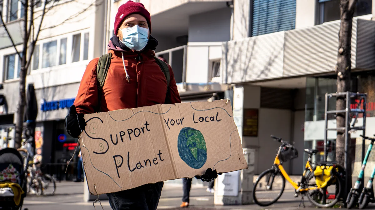 mika-baumeister-support your local Planet